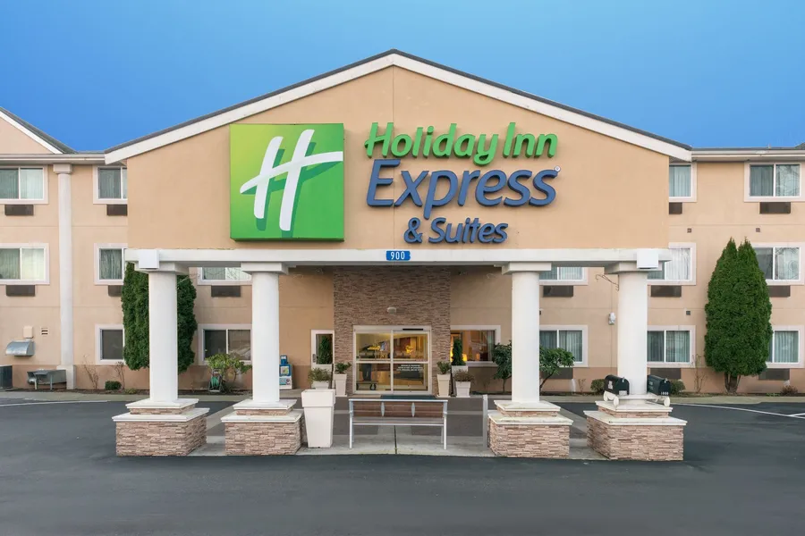 Holiday Inn Express & Suites Burlington by IHG hotel detail image 6