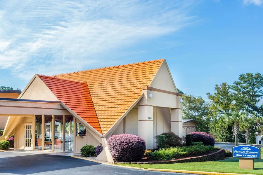 Howard Johnson by Wyndham Athens hotel detail image 2