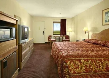 Super 8 by Wyndham Rayville hotel thumbnail 4