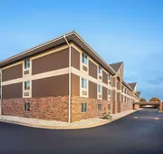 Days Inn & Suites by Wyndham Green Bay WI. hotel detail image 4