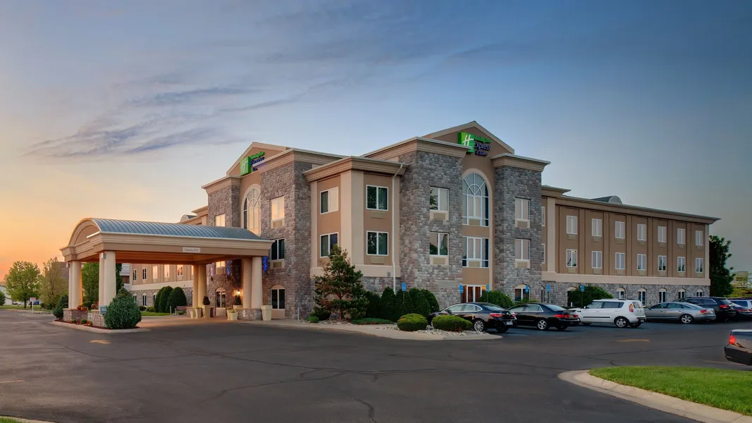 Holiday Inn Express Hotel & Suites Saginaw by IHG hotel detail image 2