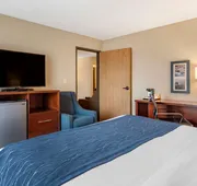 Comfort Inn & Suites Blue Ridge hotel detail image 5