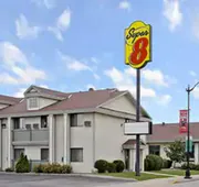 Super 8 by Wyndham La Crosse hotel detail image 3