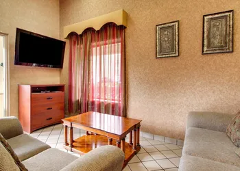 Rodeway Inn North Ridgeland hotel thumbnail 2