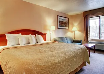 Rodeway Inn North Ridgeland hotel thumbnail 6
