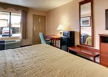 Rodeway Inn North Ridgeland hotel thumbnail 8