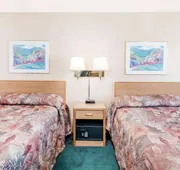 Super 8 by Wyndham Belle Fourche SD hotel detail image 4