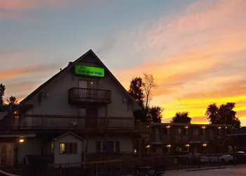 The Crow Peak Lodge hotel thumbnail 3