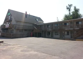 The Crow Peak Lodge hotel thumbnail 4