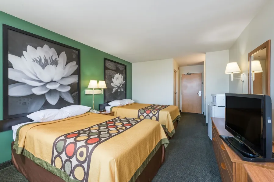 Super 8 by Wyndham Hagerstown/Halfway Area hotel detail image 6