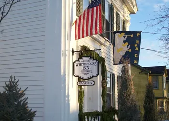 The White House Inn hotel thumbnail 6