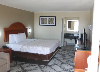 Sanger Inn hotel thumbnail 8