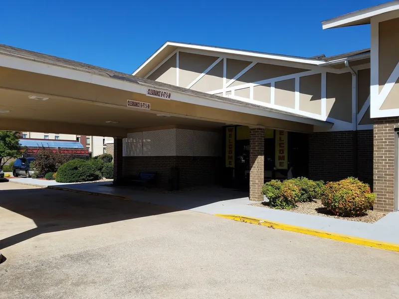 Super 8 by Wyndham Bentonville hotel detail image 2