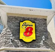 Super 8 by Wyndham Grande Prairie hotel detail image 4
