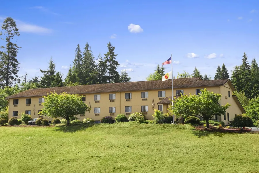 Super 8 by Wyndham Port Angeles at Olympic National Park hotel detail image 2