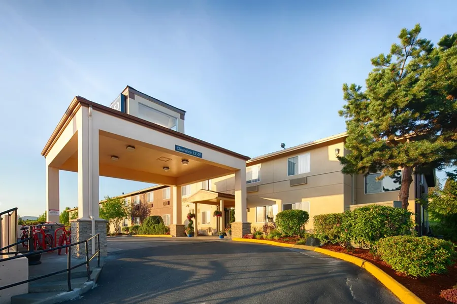 Red Lion Inn & Suites Sequim hotel detail image 6