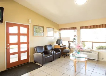 Econo Lodge Inn & Suites Hoquiam hotel thumbnail 6