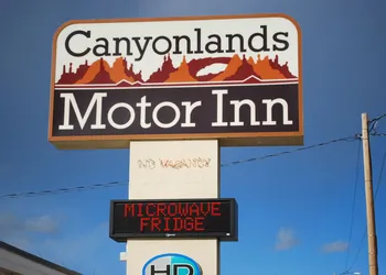 Canyonlands Motor Inn hotel thumbnail 3