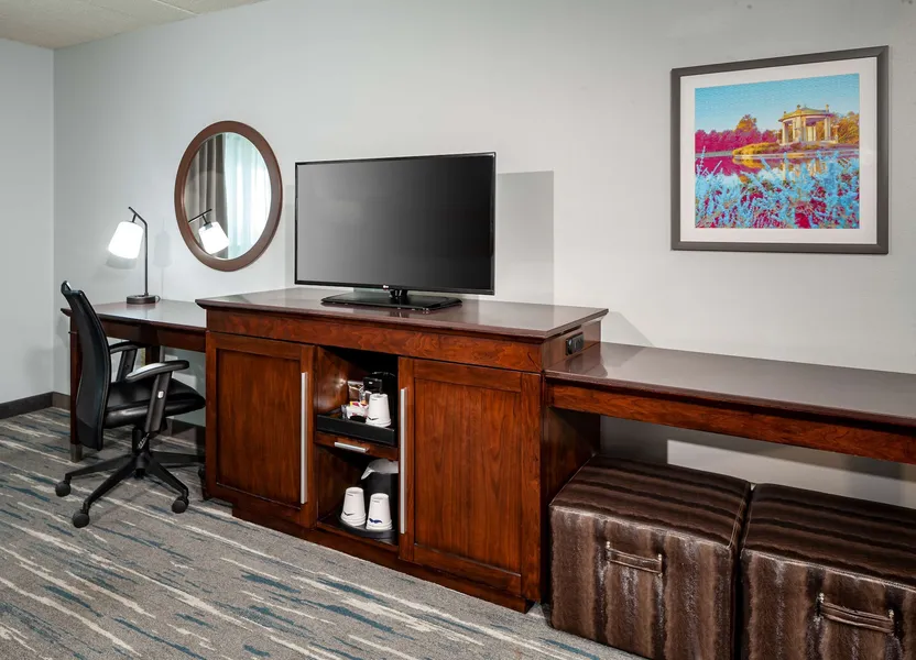 Hampton Inn & Suites St. Louis at Forest Park hotel detail image 6