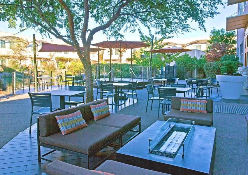 DoubleTree by Hilton Napa Valley - American Canyon hotel detail image 6
