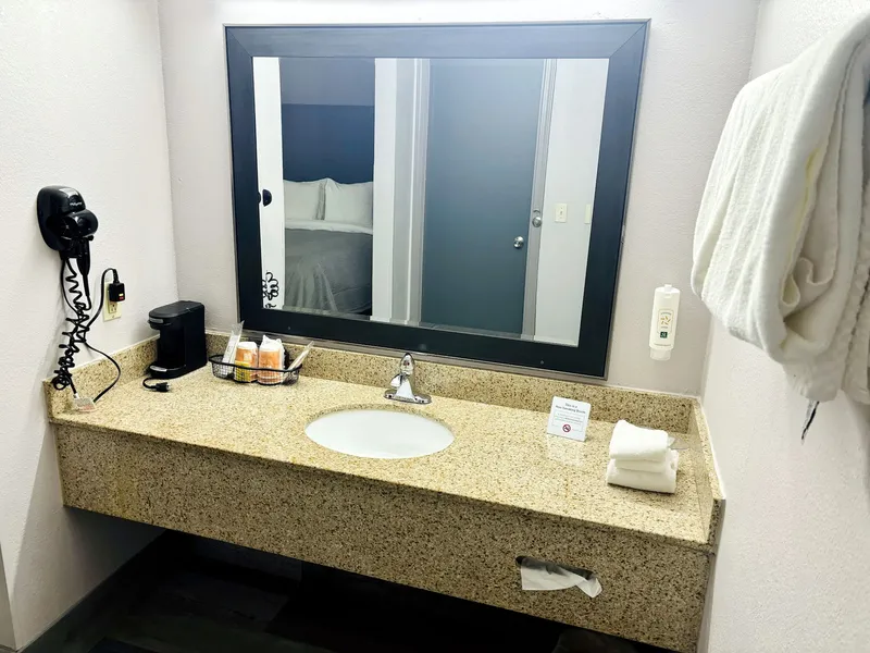 Quality Inn Raynham - Taunton hotel detail image 6