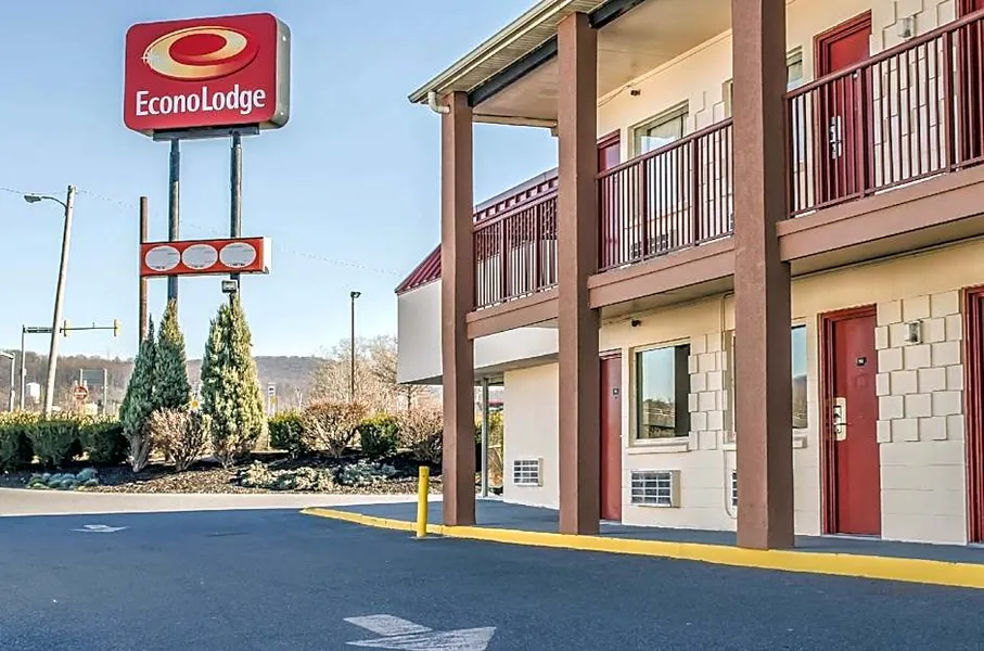 Econo Lodge Northeast hotel detail image 2