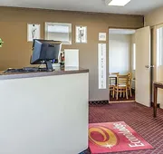 Econo Lodge Northeast hotel detail image 3