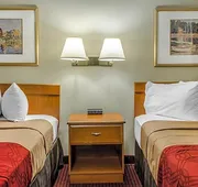 Econo Lodge Northeast hotel detail image 4