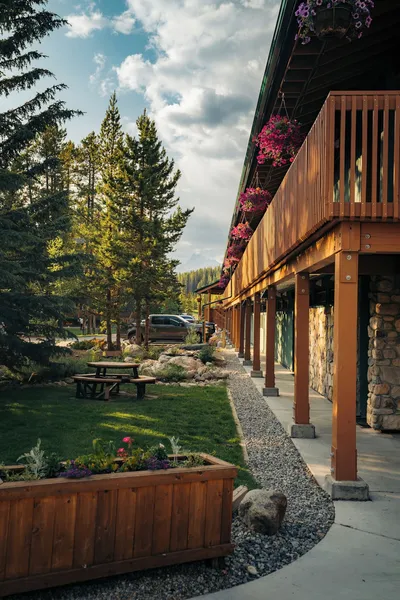 Lake Louise Inn hotel detail image 6