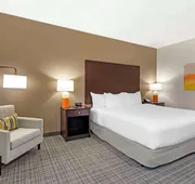 Comfort Inn & Suites Verona at Turning Stone Resort Casino hotel detail image 4