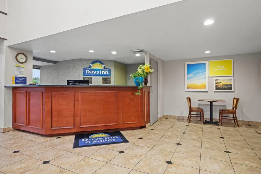 Days Inn by Wyndham Utica hotel detail image 6