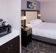 DoubleTree by Hilton Utica hotel detail image 7