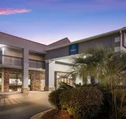 Clarion Pointe Forsyth I-75 hotel detail image 4