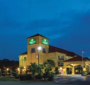 La Quinta Inn & Suites by Wyndham Prattville hotel detail image 3