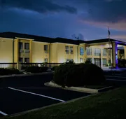Days Inn by Wyndham Montgomery hotel detail image 3