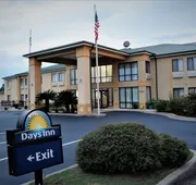 Days Inn by Wyndham Montgomery hotel detail image 4