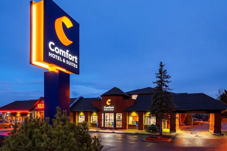 Comfort Hotel & Suites hotel detail image 2