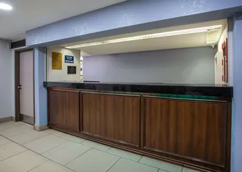 Travelodge by Wyndham Fort Wayne North hotel thumbnail 4