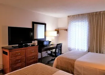 Travelodge by Wyndham Fort Wayne North hotel thumbnail 5