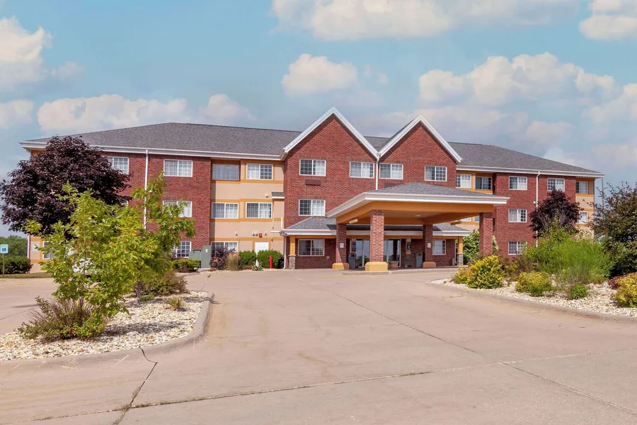 MainStay Suites Dubuque at Hwy 20 hotel detail image 2