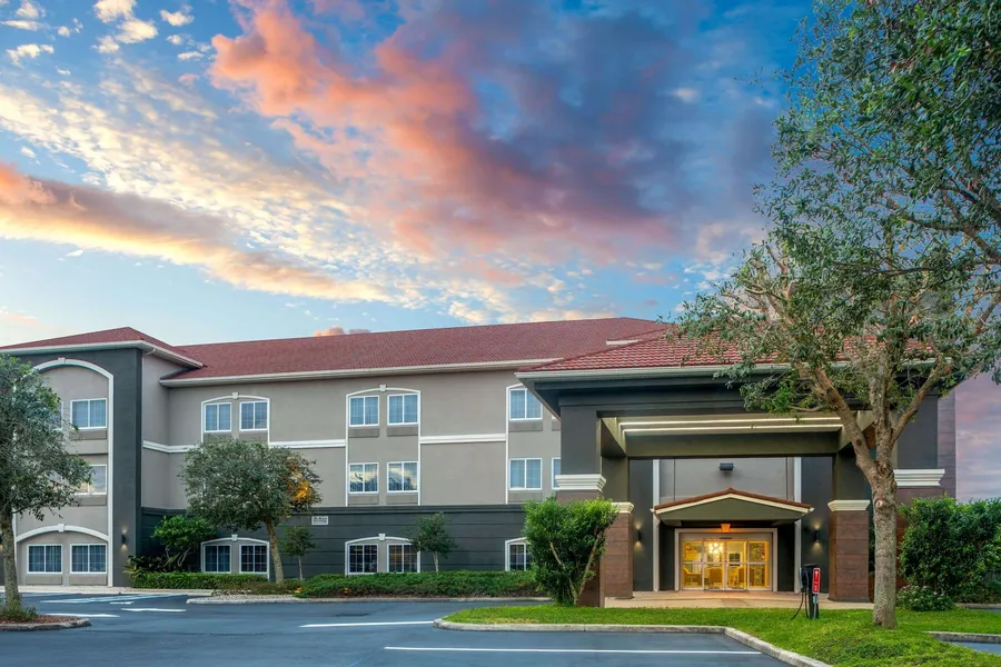 La Quinta Inn & Suites by Wyndham Sebring hotel detail image 2