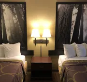 Super 8 by Wyndham Corning hotel detail image 7