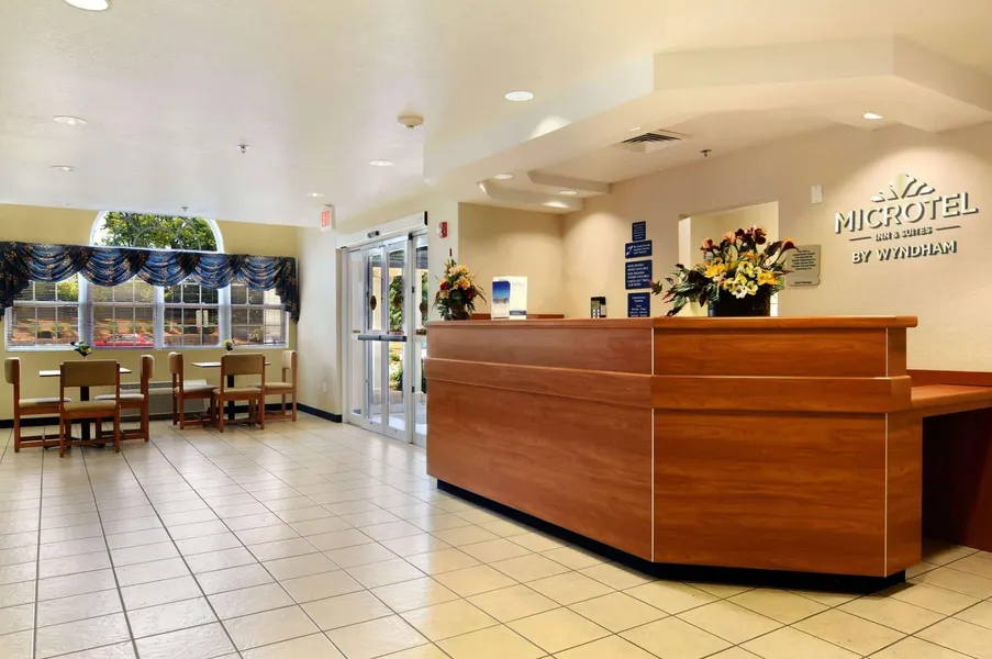 Microtel Inn & Suites By Wyndham Huntsville hotel detail image 2