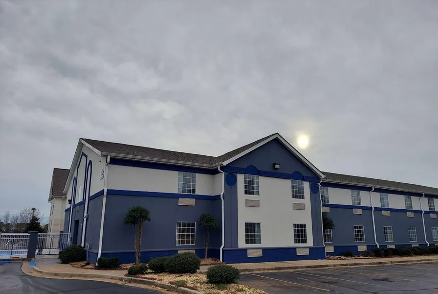 Days Inn & Suites by Wyndham Huntsville hotel detail image 2