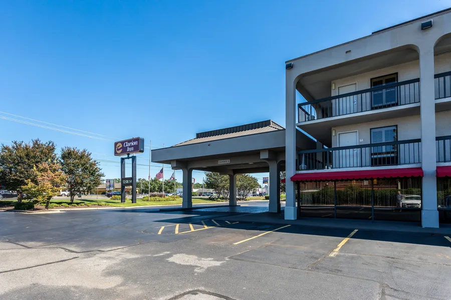 Clarion Pointe Huntsville Research Park hotel detail image 2