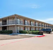 Econo Lodge Texarkana I-30 hotel detail image 3
