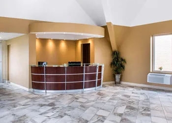 Econo Lodge Inn & Suites Binghamton hotel thumbnail 5