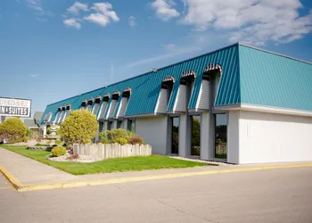 Spencer Inn and Suites hotel thumbnail 3