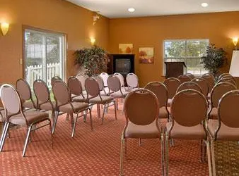 Quality Inn & Suites Downtown hotel thumbnail 2