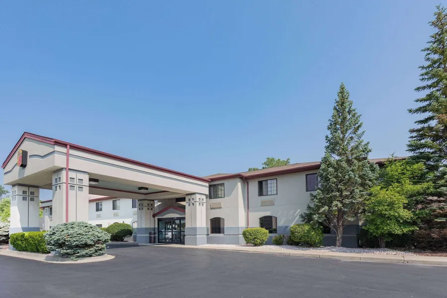 Super 8 by Wyndham Marysville/Port Huron Area hotel detail image 2